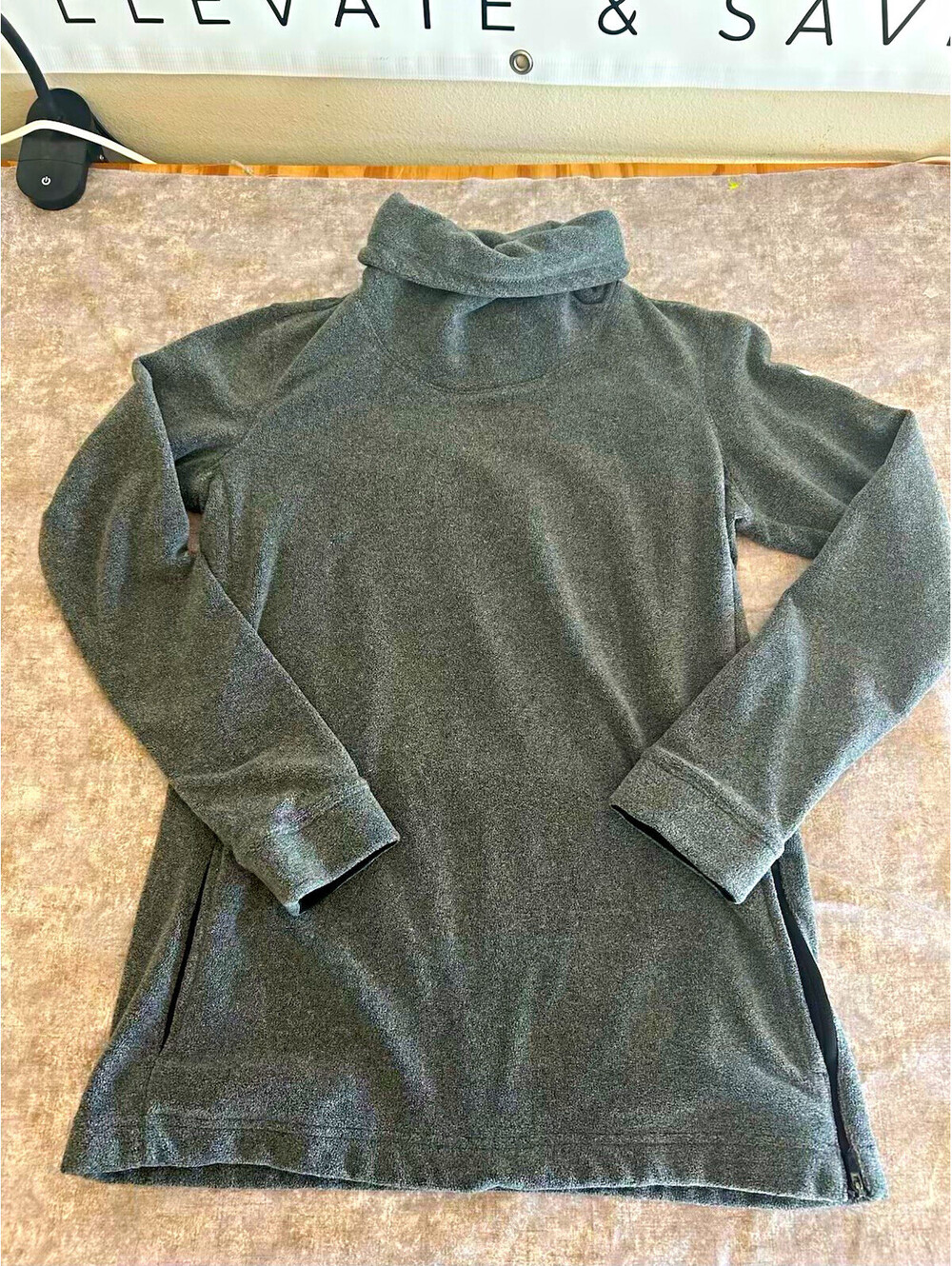Nike Dri-FIT Women’s S Gray Cowl Neck Long Sleeve Stretch Pullover Top
